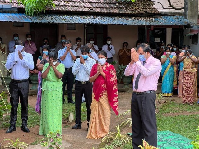 2022 නව වසරේ රාජකාරි ආරම්භ කිරීම ගරුතර සංඝ රත්නයේ ආශිර්වාදයෙන් මීරිගම ප්‍රාදේශීය ලේකම් තුමාගේ ප්‍රධානත්වයෙන් සිදුවිය